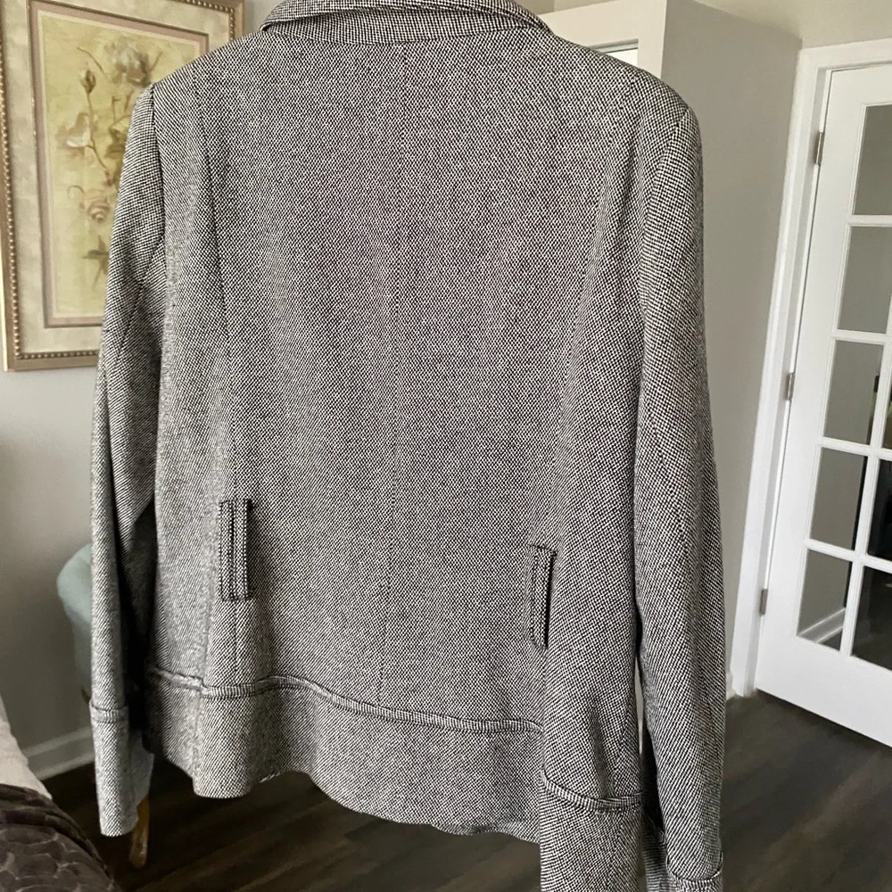 Zara Gray Belted Blazer - Picture 4 of 16